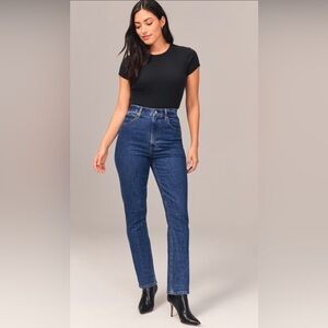 A&F Women’s Curve Love Ultra High Rise 90s Slim Straight Jean